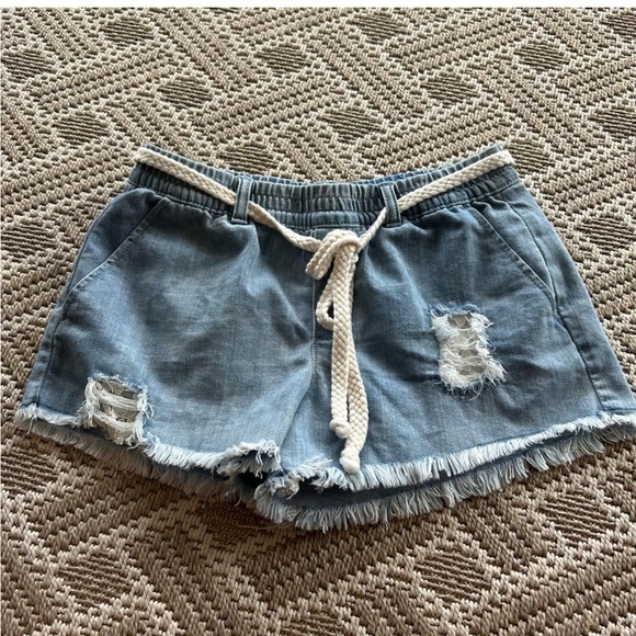 7/$20 Aerie distressed denim rope shorts size xs - Picture 3 of 8